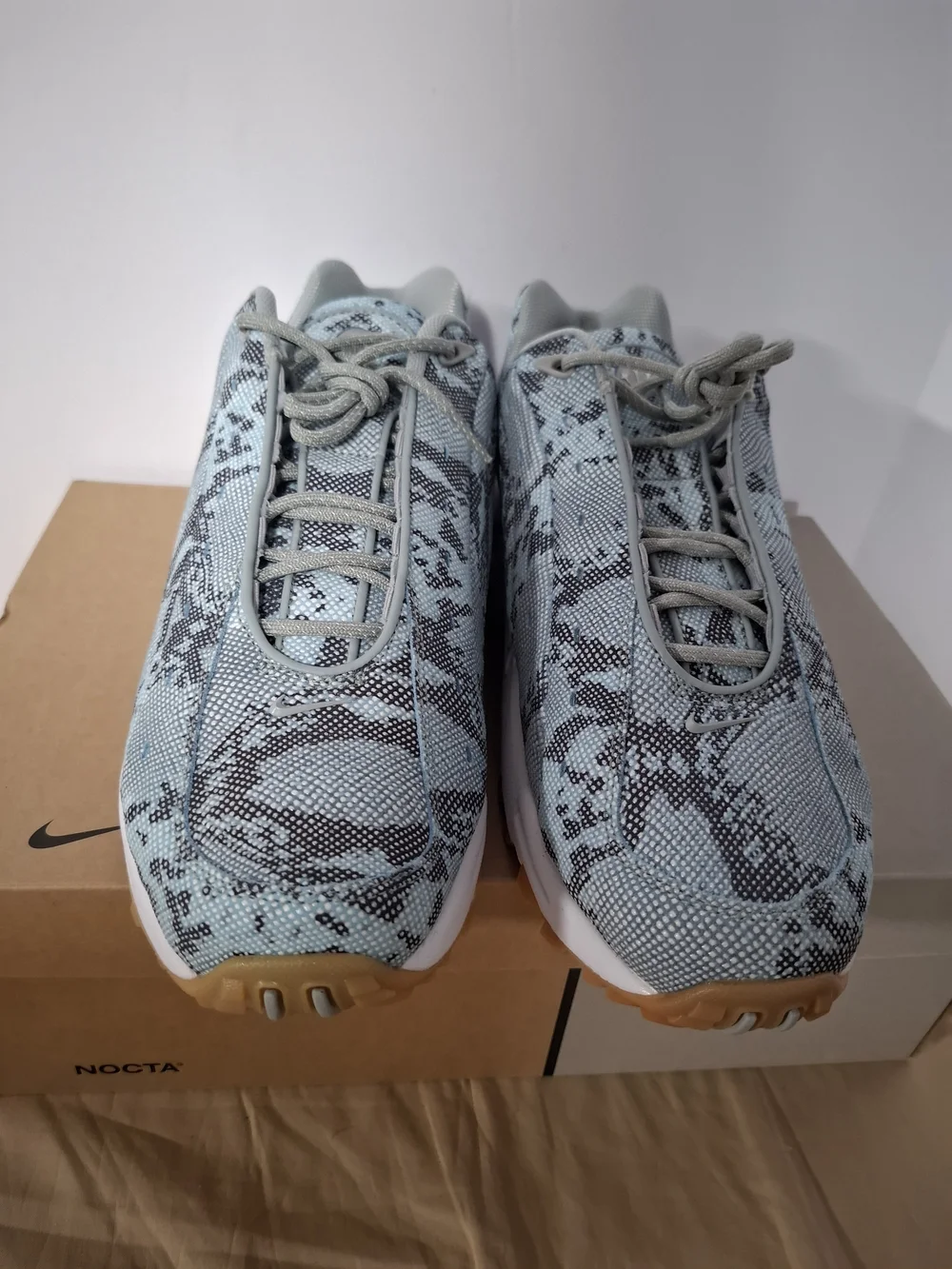 Nike Light Blue Gray Patterned Lace-Up Sneakers